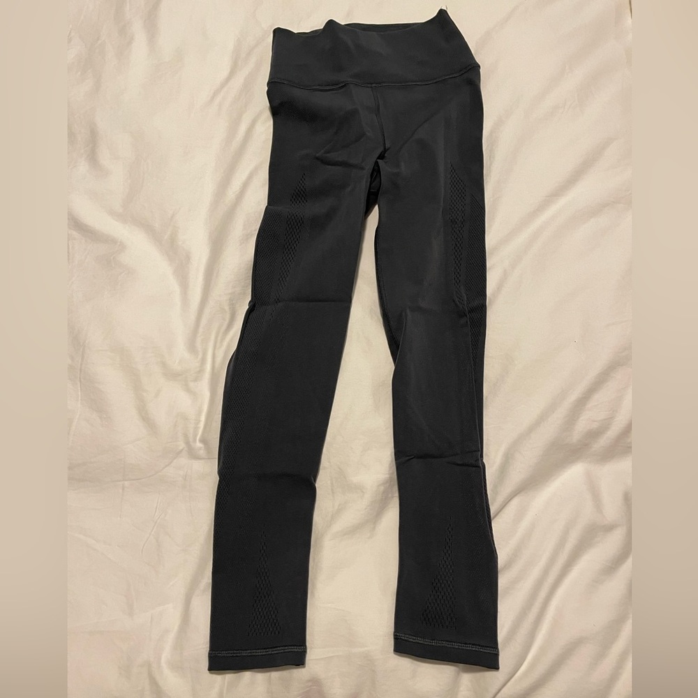 S/M Athleta Mudra 7/8 Leggings